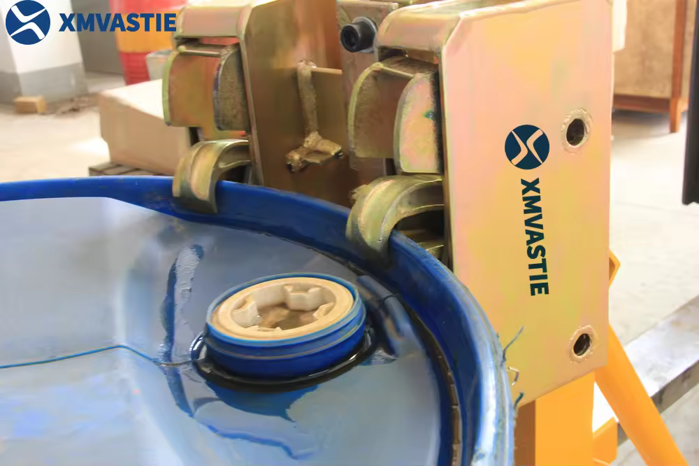 High Quality Hydraulic Drum Pourer Manual Drum Stacker Oil Drum Lifter Forklift Attachment on sale 4